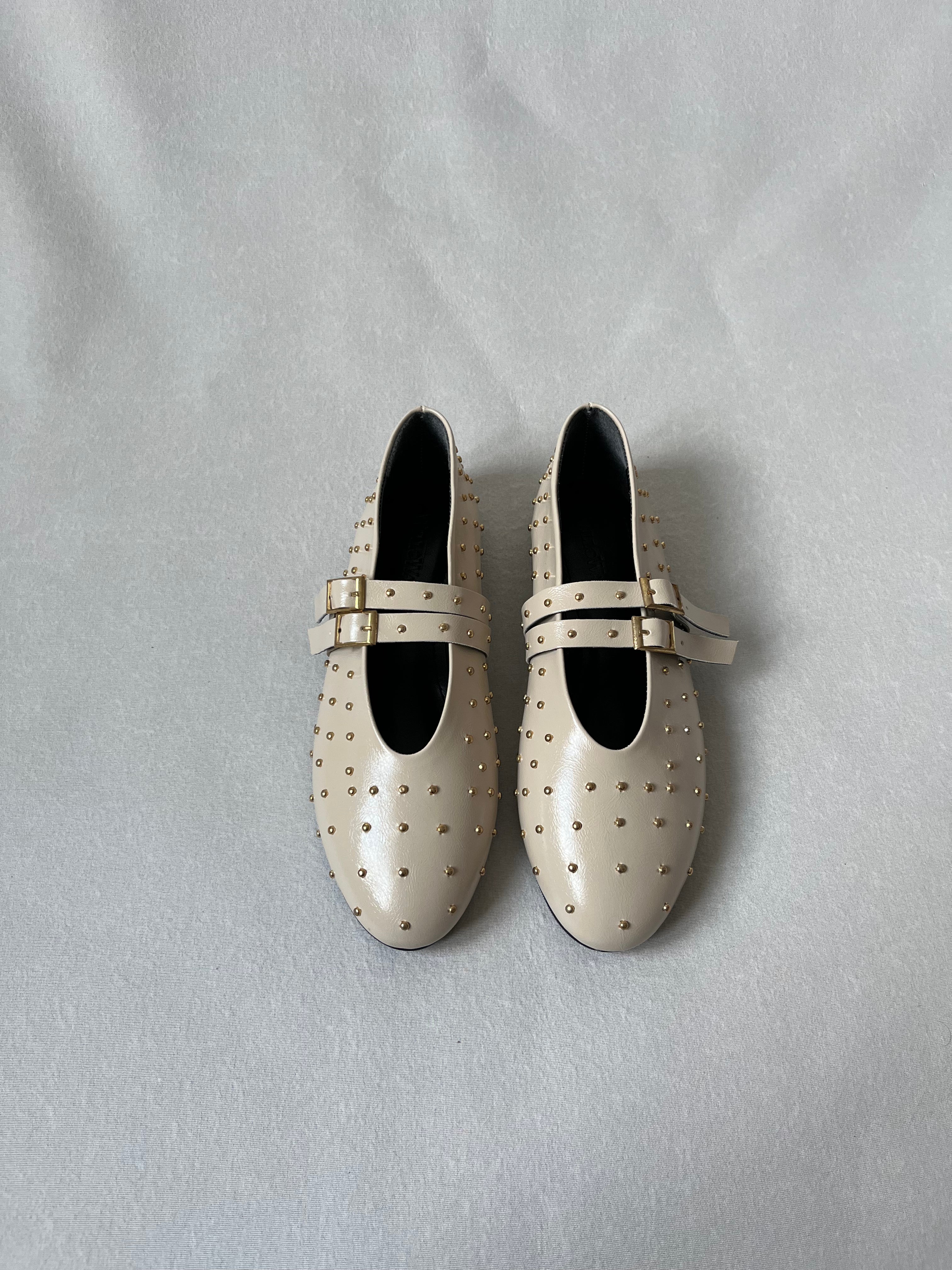 Kadın Zımbalı Çift Tokalı Babet Nora - Bej