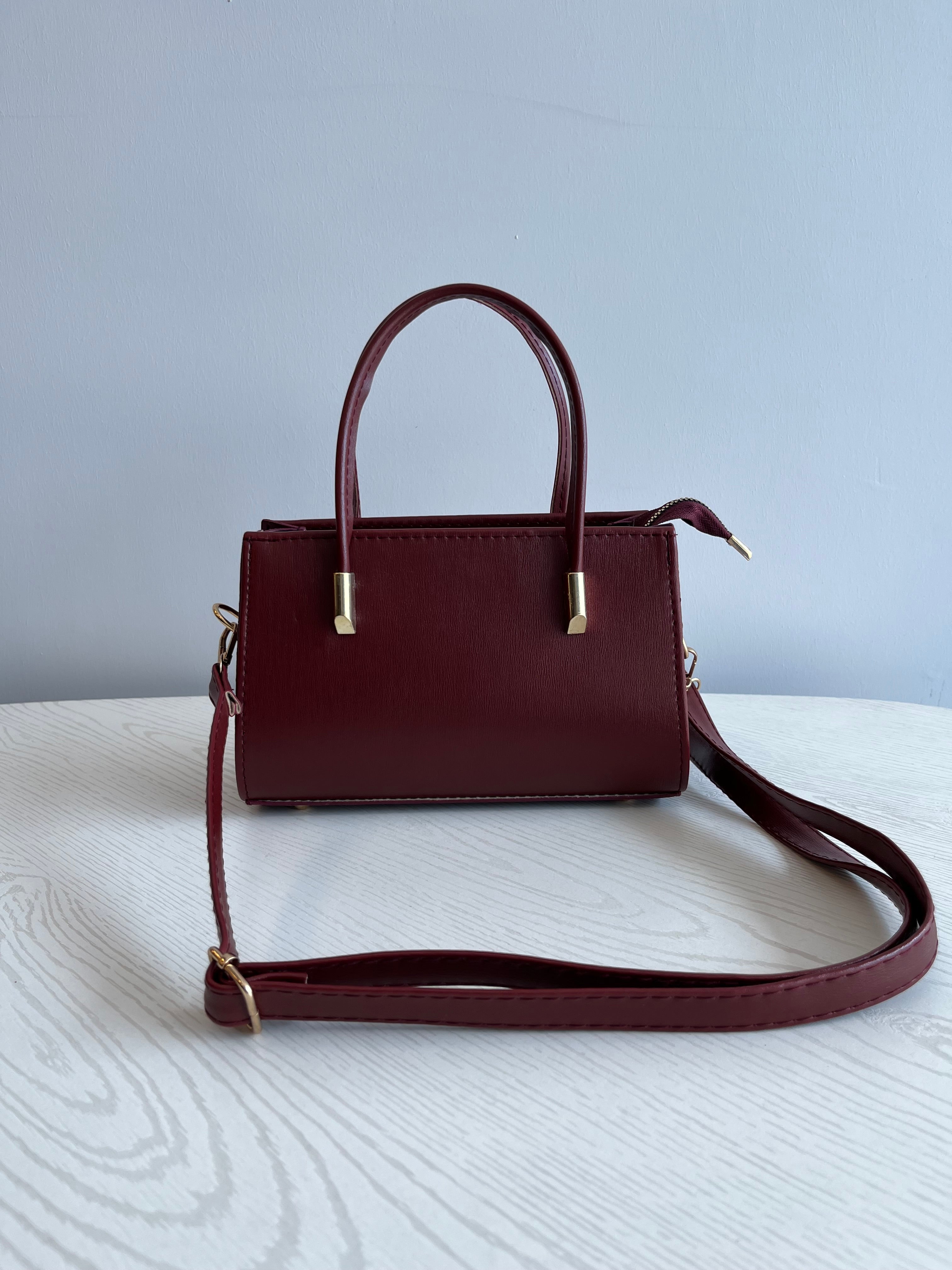 Gold Detaylı Modern Kadın Çantası | Mope - Bordo