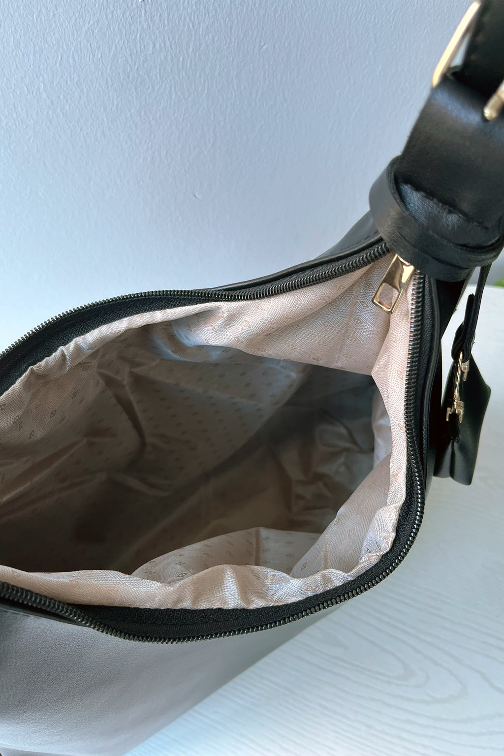 Büyük Modern Hobo Kadın Çanta | Esila - Siyah