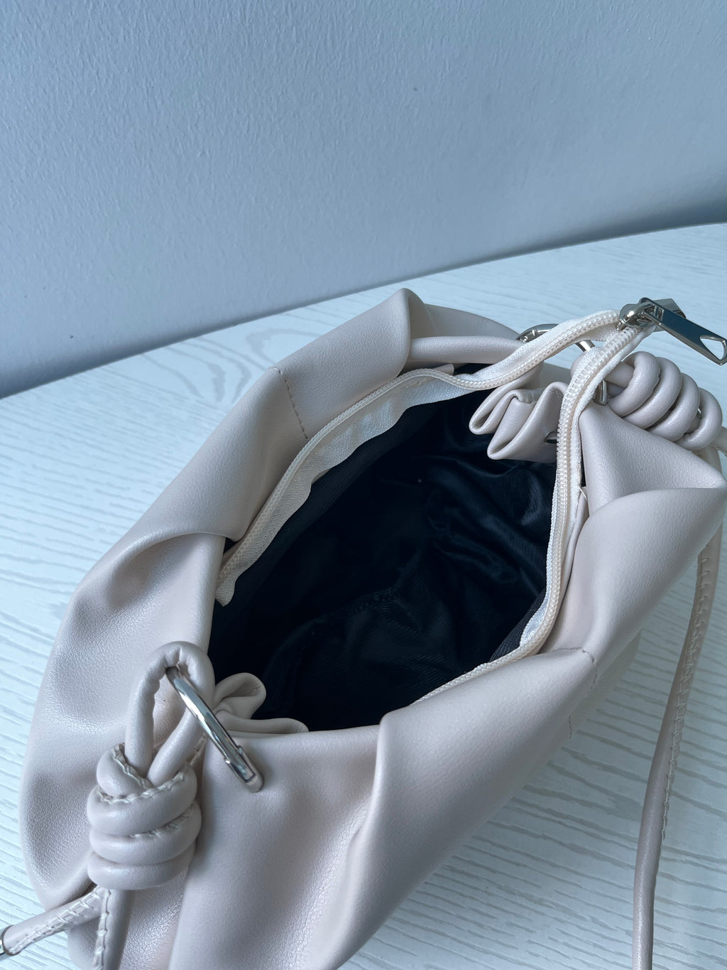 Büzgülü Uzun Askılı Kadın Çantası | Fave- Bej