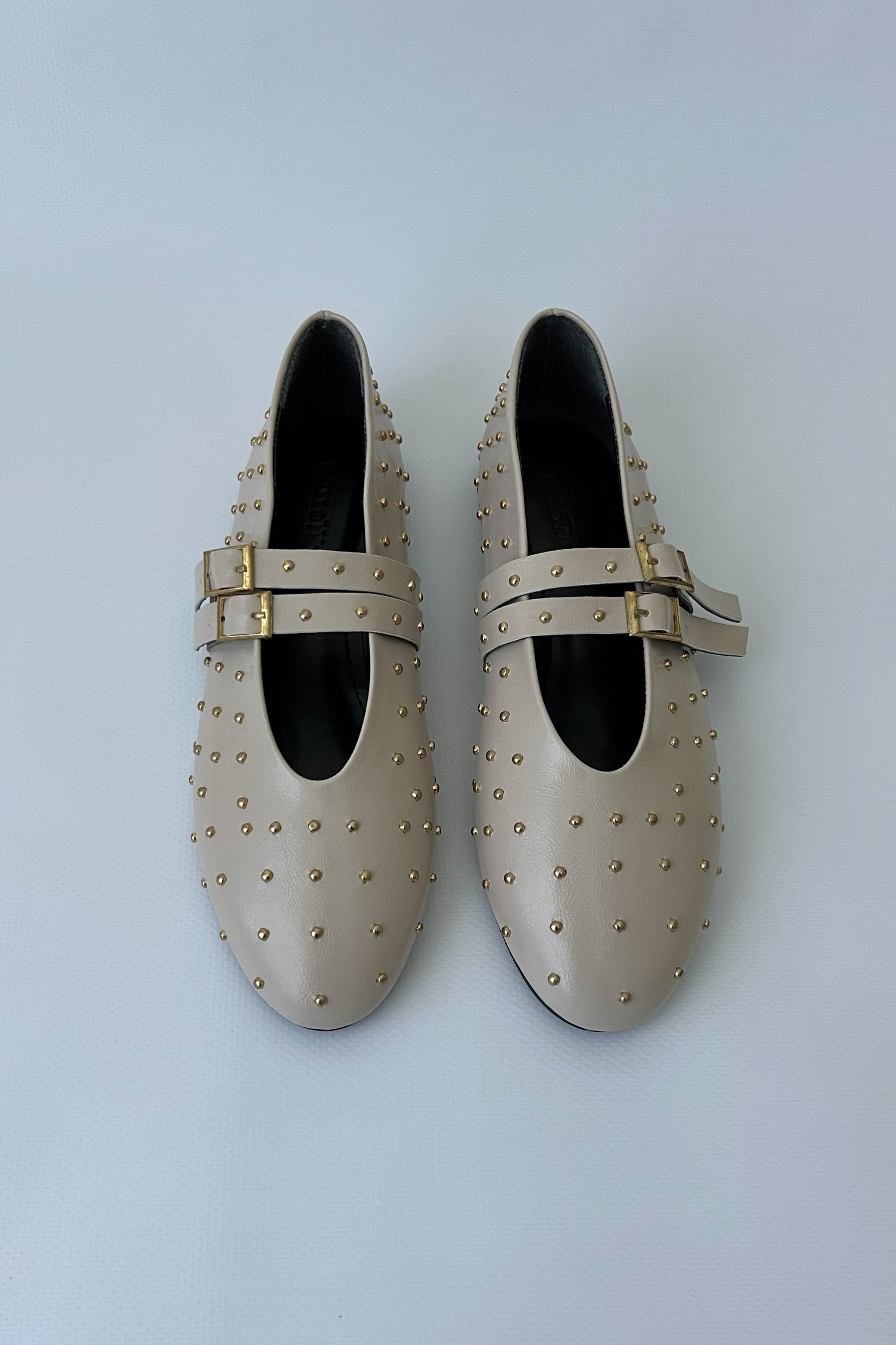 Kadın Zımbalı Çift Tokalı Babet Nora - Bej