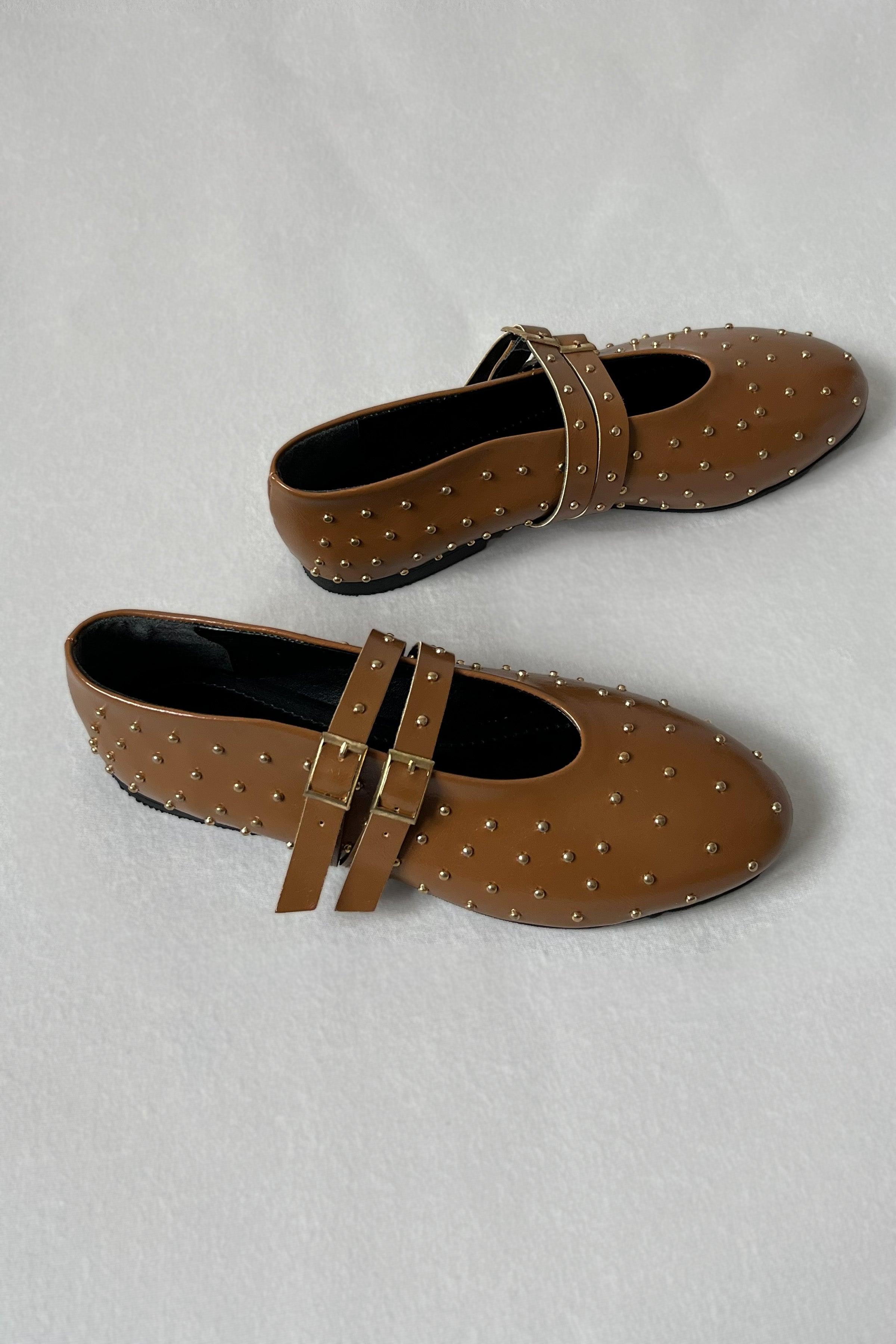 Kadın Zımbalı Çift Tokalı Babet Nora - Taba