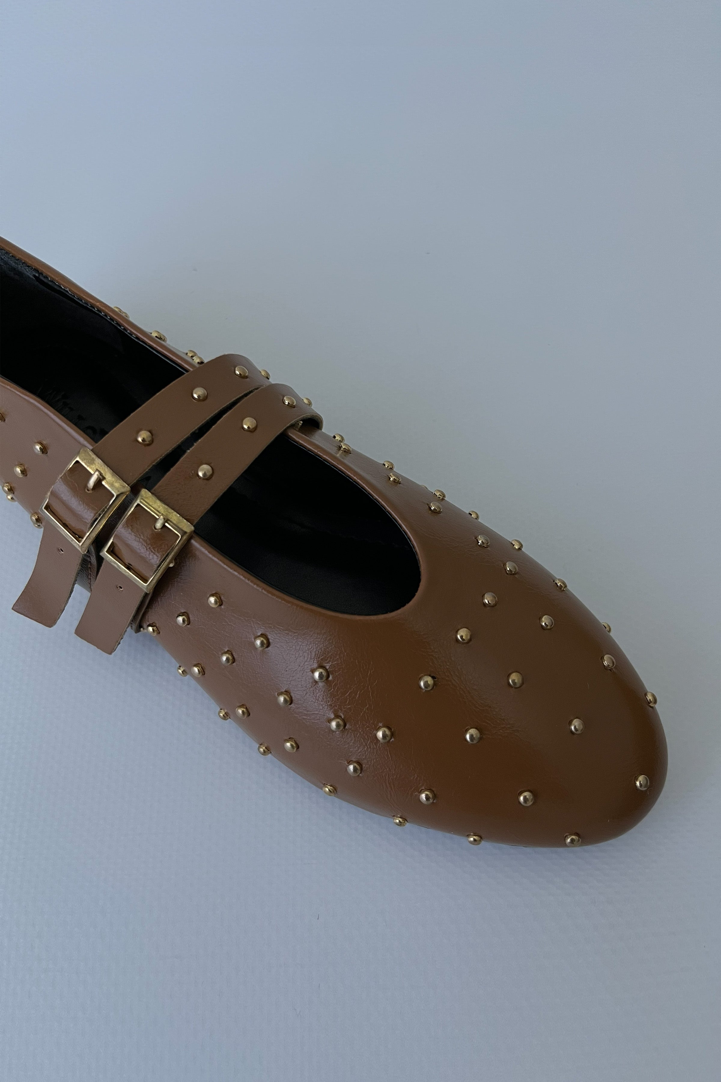 Kadın Zımbalı Çift Tokalı Babet Nora - Taba